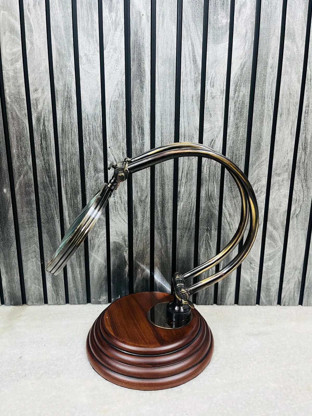 Antique Brass Magnifying Glass with Wooden Base – Adjustable Tabletop Decor